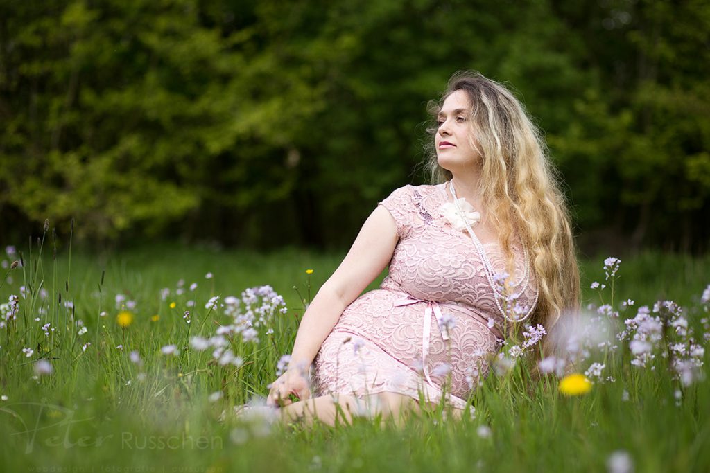 Zwangerschapsfoto in het bos